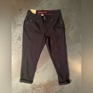 Sabrina Lauren Black Cropped Pants